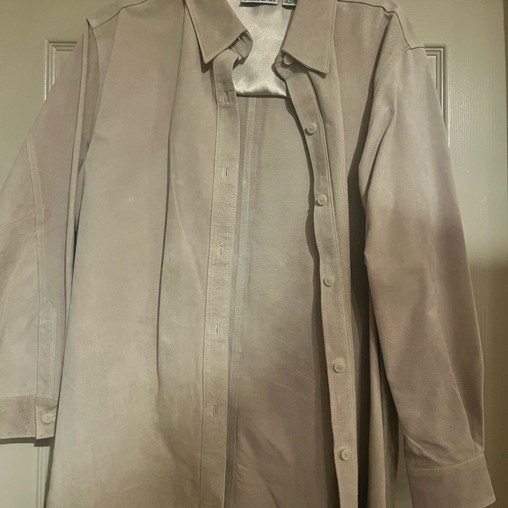 Bill Blass Tan Button-Up Shirt
